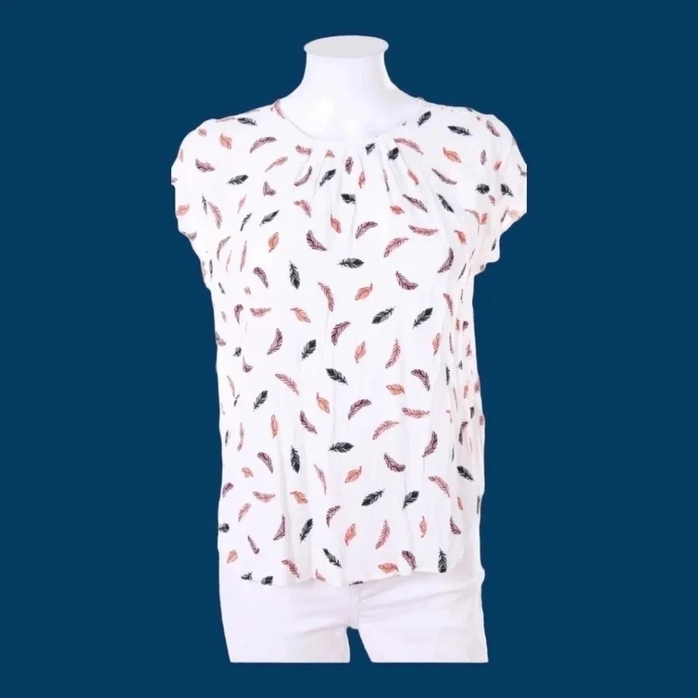 H&M short sleeve with feathers print size 10 multicolor